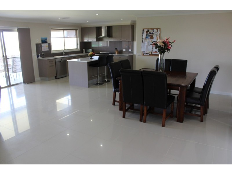 65 Darwin Drive, Bathurst NSW 2795