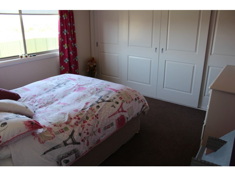 65 Darwin Drive, Bathurst NSW 2795