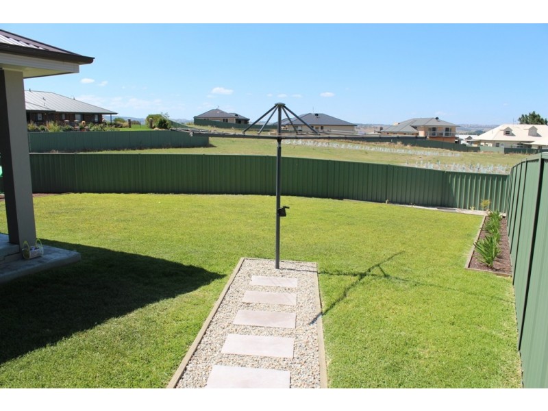 65 Darwin Drive, Bathurst NSW 2795