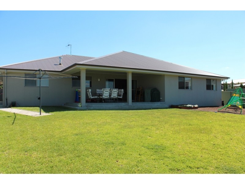 65 Darwin Drive, Bathurst NSW 2795