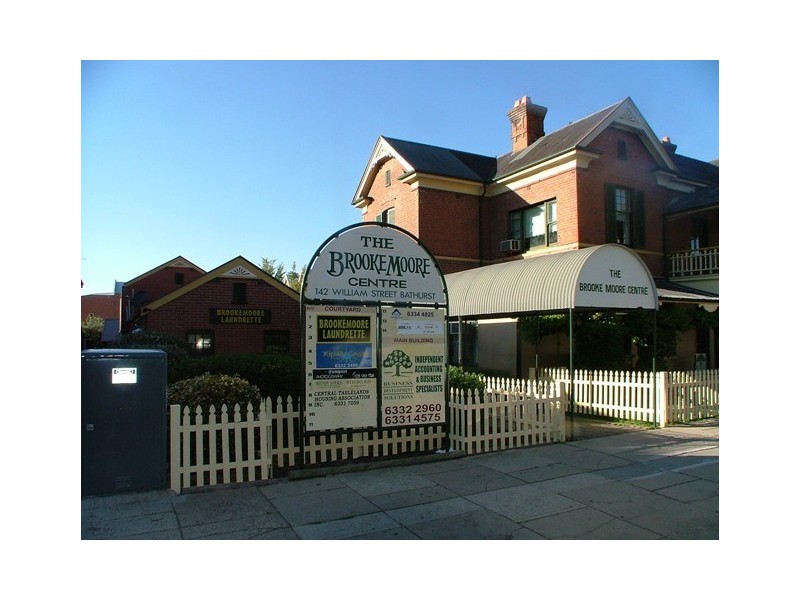 8/142 William, Bathurst NSW 2795