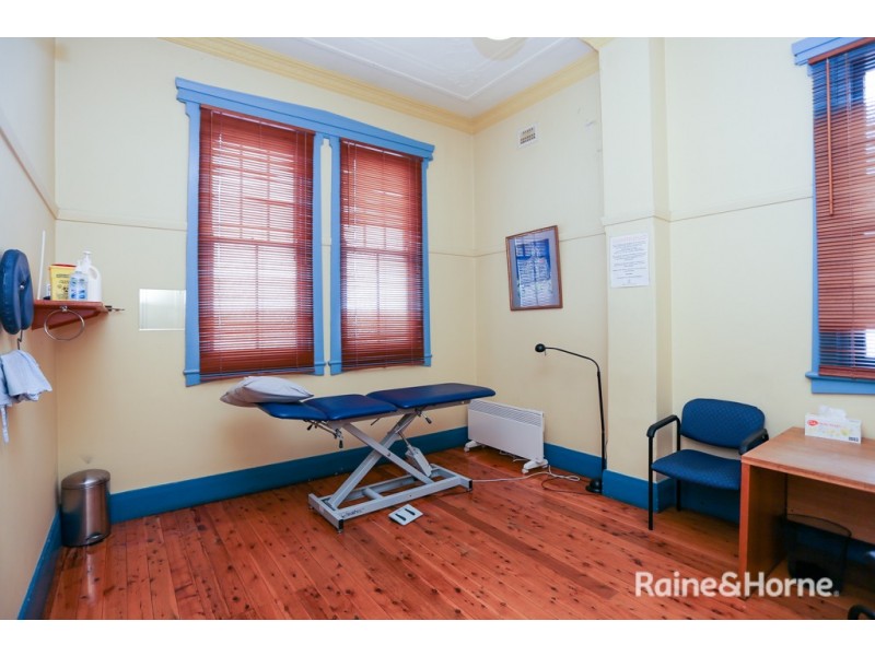 195 Russell Street, Bathurst NSW 2795