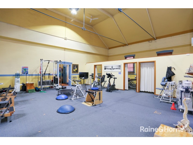 195 Russell Street, Bathurst NSW 2795