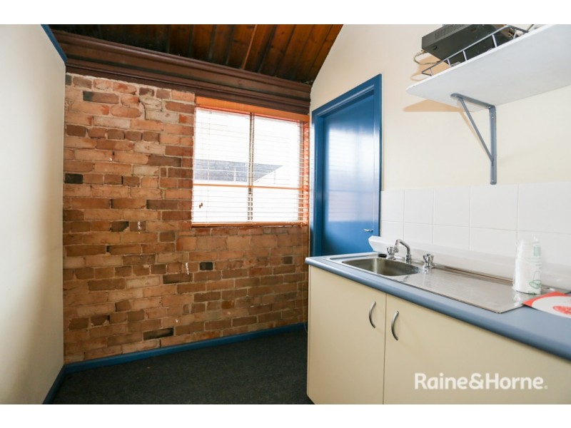 195 Russell Street, Bathurst NSW 2795