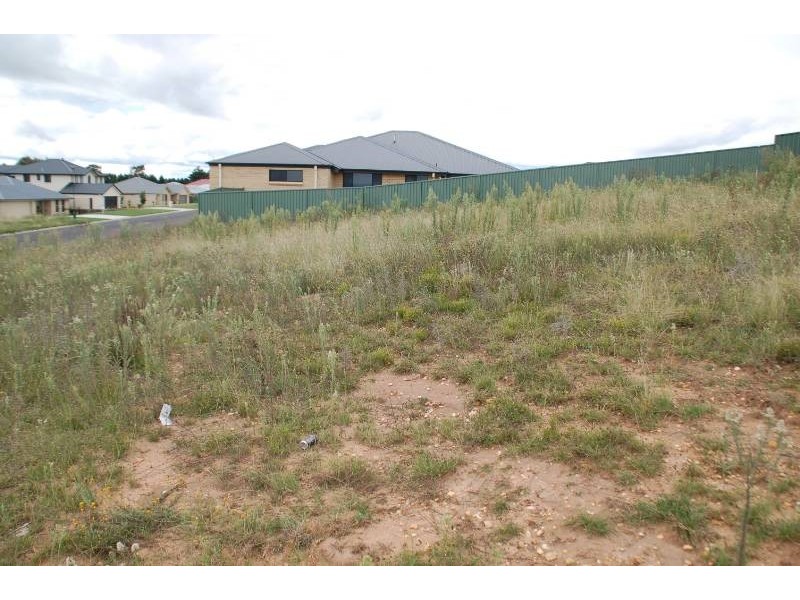 35a James Barnett Drive, Bathurst NSW 2795