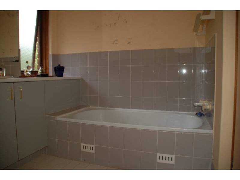 390 Laffing Waters Lane, Kelso NSW 2795