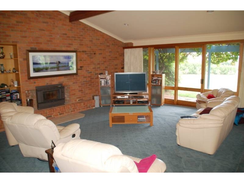 390 Laffing Waters Lane, Kelso NSW 2795