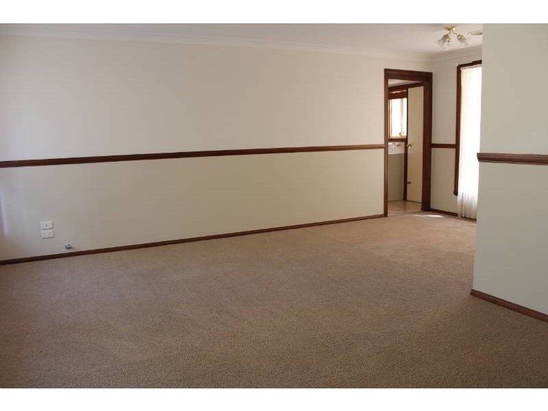49 Abercrombie Drive, Bathurst NSW 2795