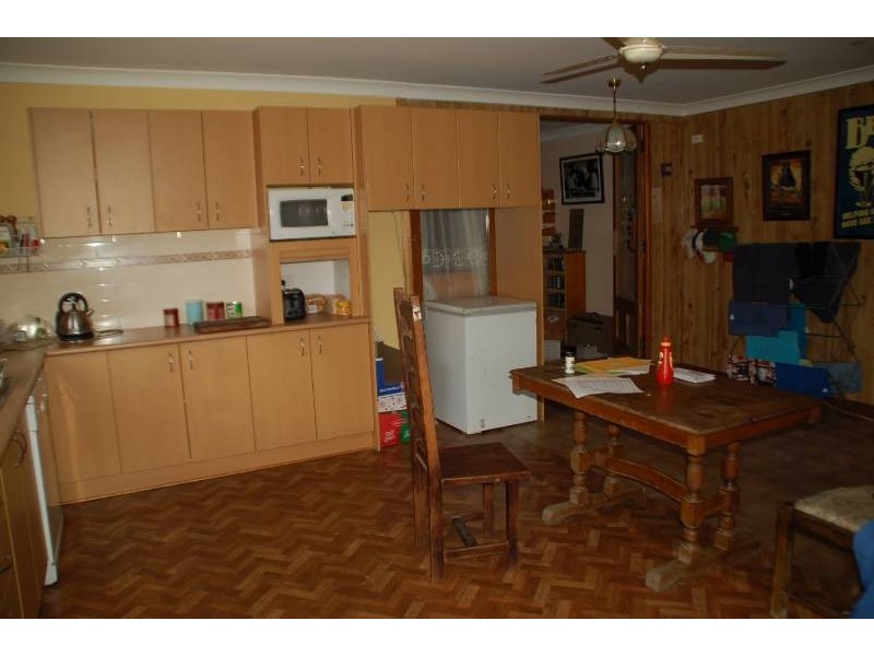 9 Vale Road, Bathurst NSW 2795