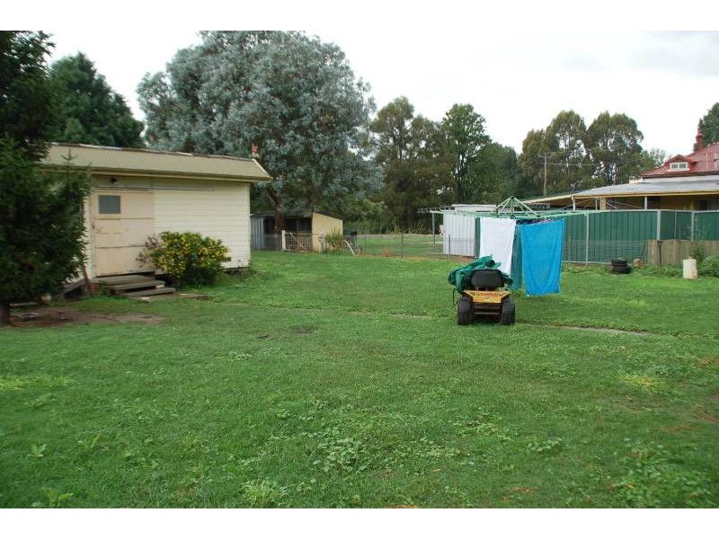 9 Vale Road, Bathurst NSW 2795