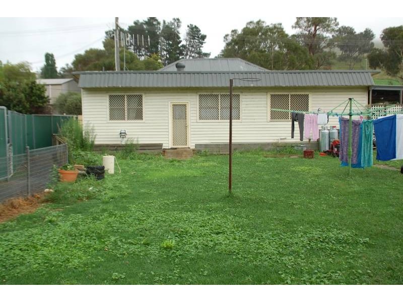 9 Vale Road, Bathurst NSW 2795