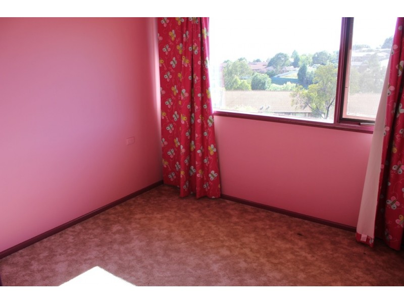 4 Middlemiss Place, Bathurst NSW 2795
