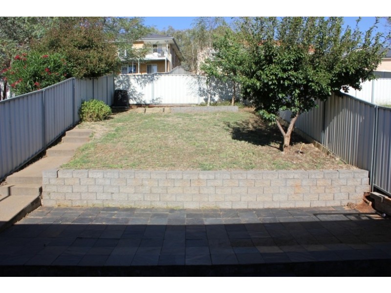4 Middlemiss Place, Bathurst NSW 2795