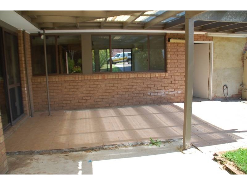 14 Scotford Place, Bathurst NSW 2795