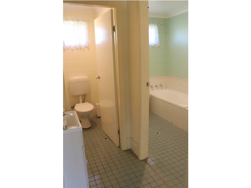 94 Stewart Street, Bathurst NSW 2795