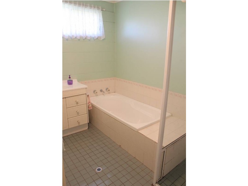 94 Stewart Street, Bathurst NSW 2795