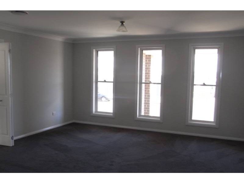 36 Westbourne Drive, Bathurst NSW 2795