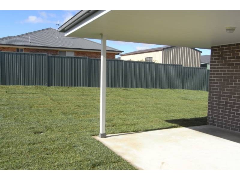 36 Westbourne Drive, Bathurst NSW 2795