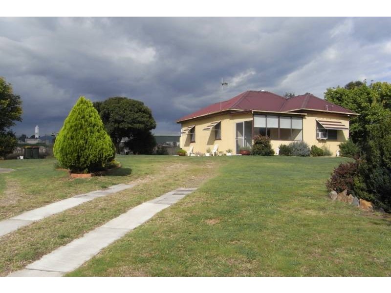 58 Lee Street, Bathurst NSW 2795