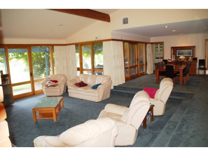 390 Laffing Waters Lane, Bathurst NSW 2795