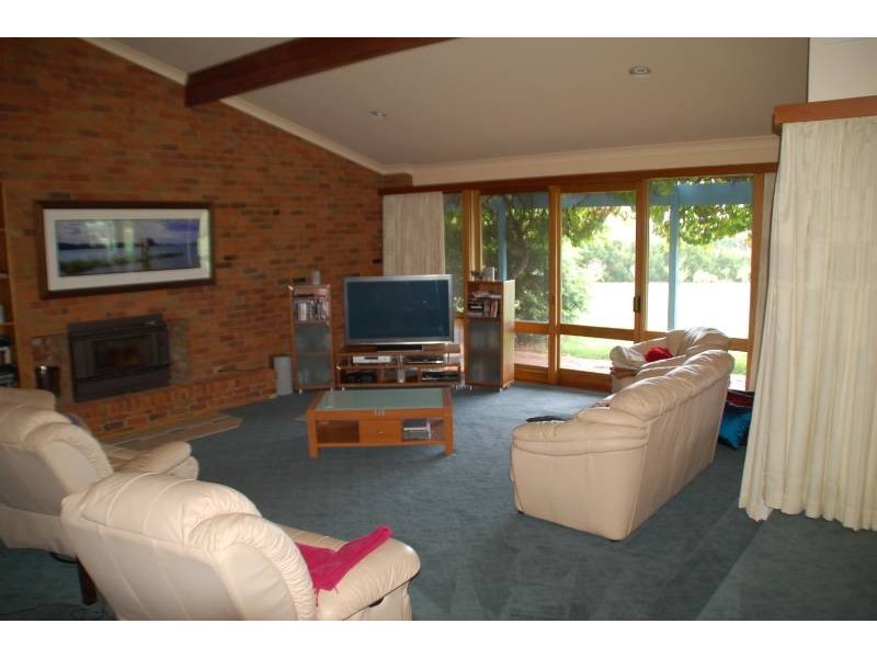 390 Laffing Waters Lane, Bathurst NSW 2795