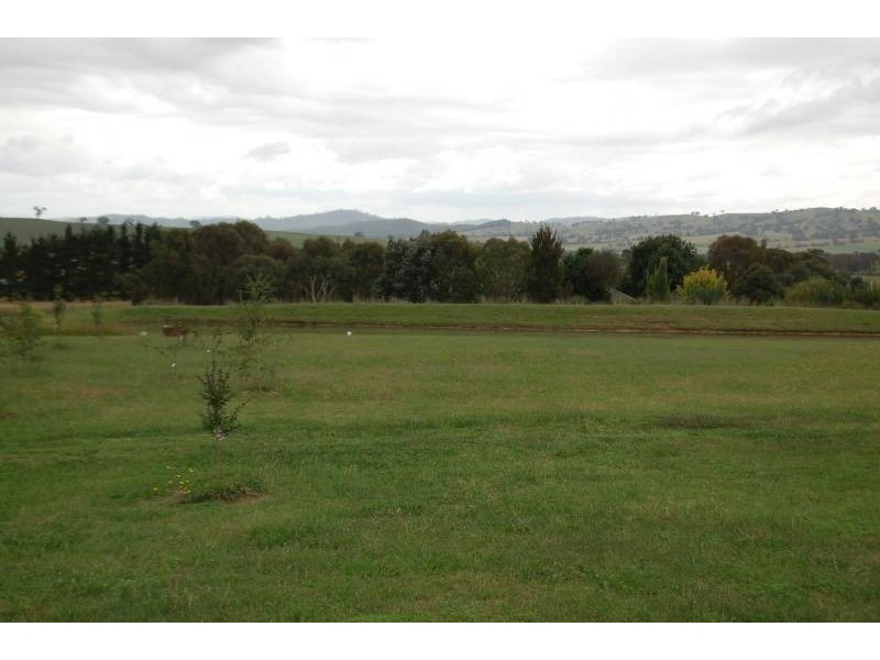 390 Laffing Waters Lane, Bathurst NSW 2795