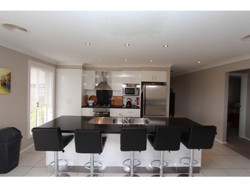 28 Marriott Avenue, Kelso NSW 2795
