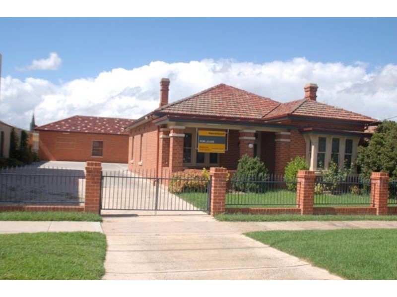 103 Piper, Bathurst NSW 2795