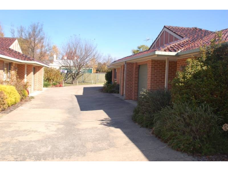 2/237 Lambert Street, Bathurst NSW 2795