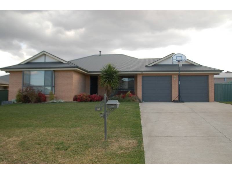 23 Federation Drive, Bathurst NSW 2795