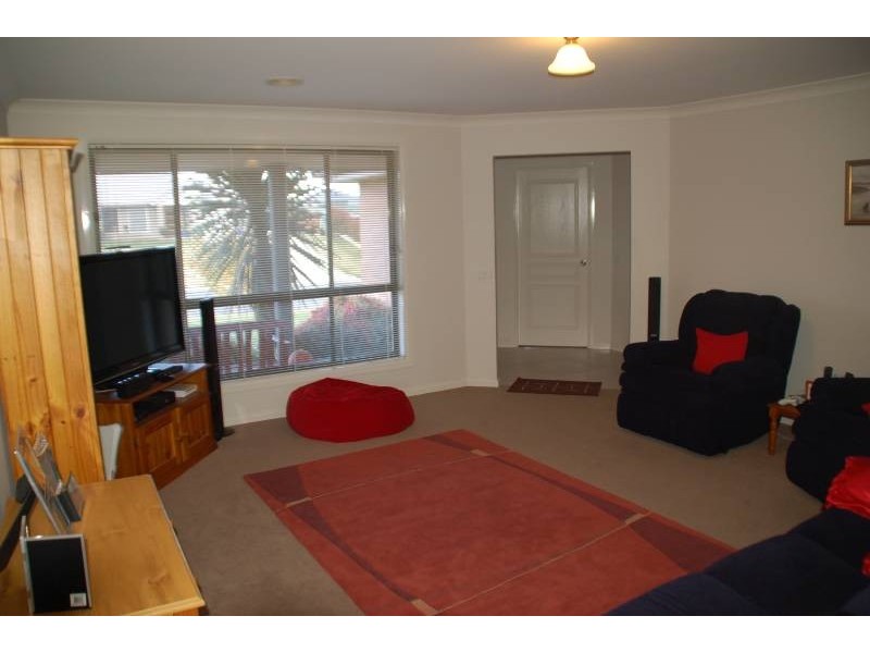 23 Federation Drive, Bathurst NSW 2795