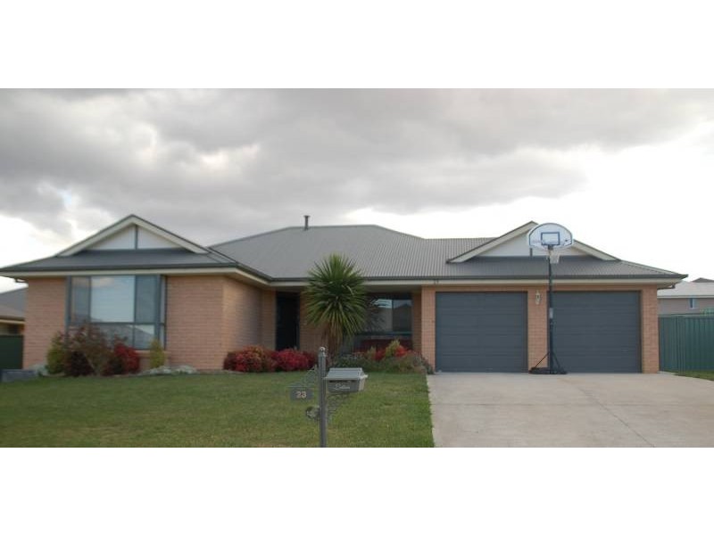23 Federation Drive, Bathurst NSW 2795