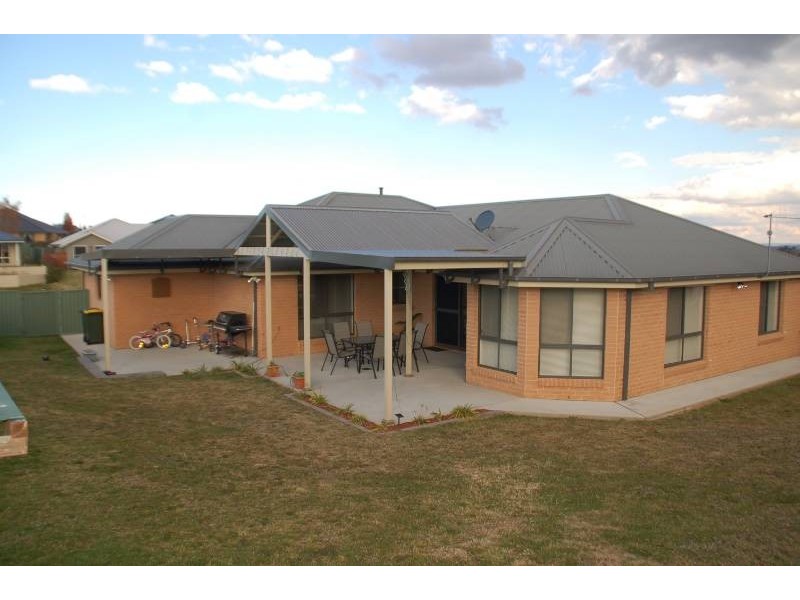 23 Federation Drive, Bathurst NSW 2795