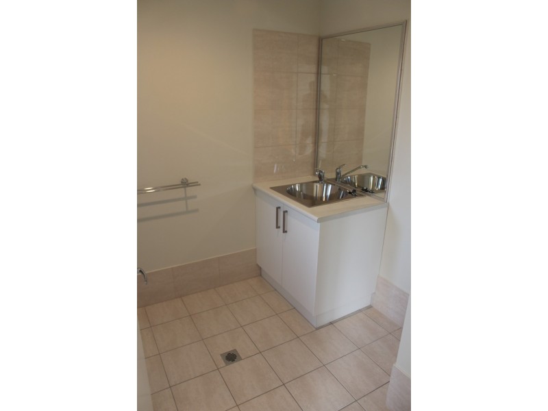 8/190 Gilmour Street, Bathurst NSW 2795