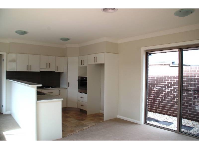 9/190 Gilmour Street, Bathurst NSW 2795