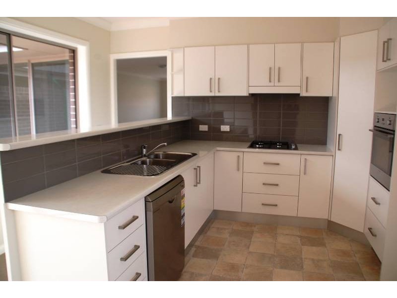 9/190 Gilmour Street, Bathurst NSW 2795