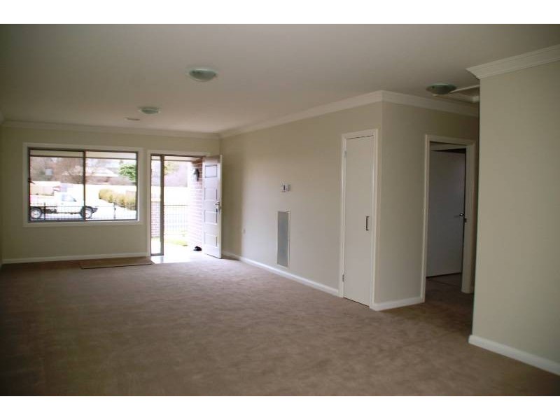 9/190 Gilmour Street, Bathurst NSW 2795