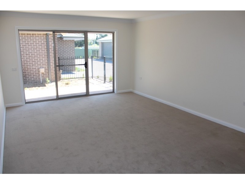 12/190 Gilmour Street, Bathurst NSW 2795