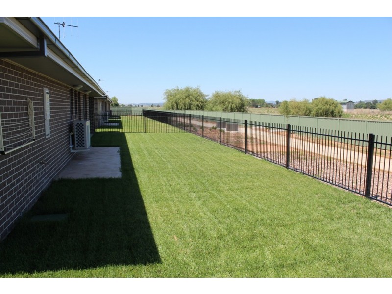 12/190 Gilmour Street, Bathurst NSW 2795