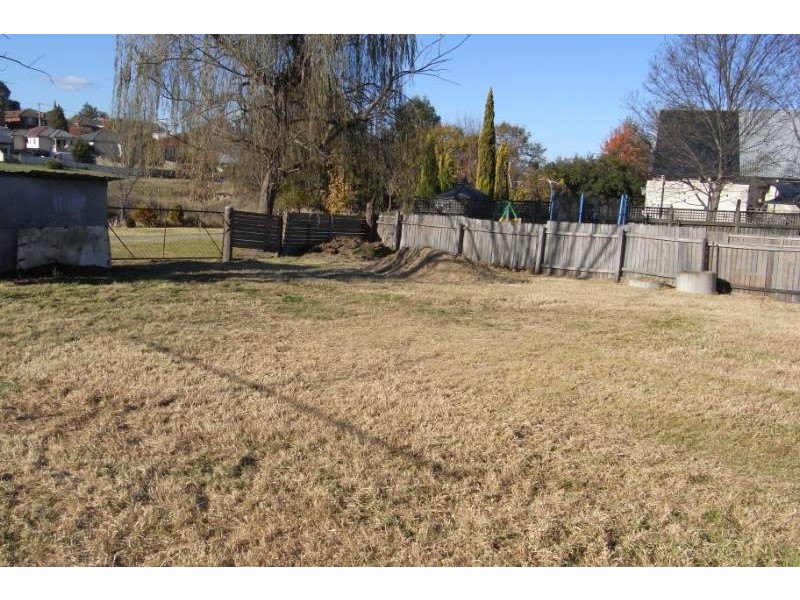 6 Chifley Place, Bathurst NSW 2795
