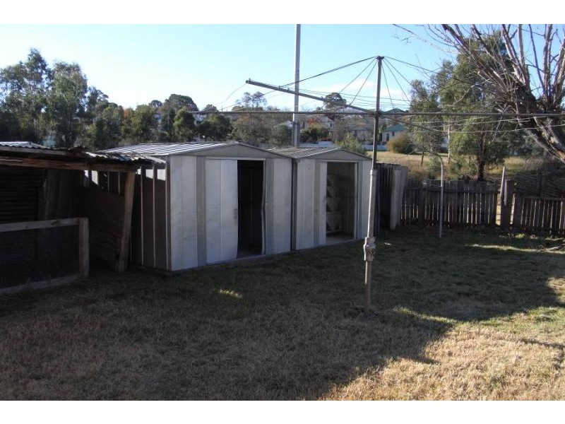 6 Chifley Place, Bathurst NSW 2795