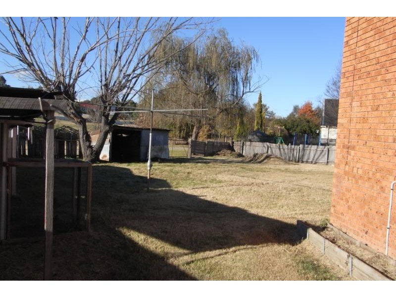 6 Chifley Place, Bathurst NSW 2795
