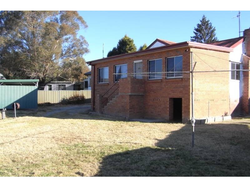 6 Chifley Place, Bathurst NSW 2795