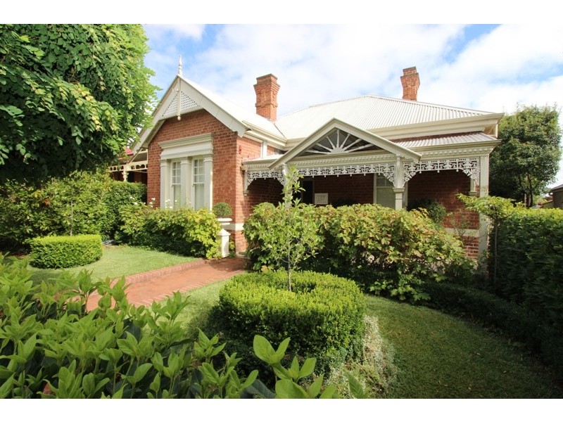 227 Bentinck Street, Bathurst NSW 2795