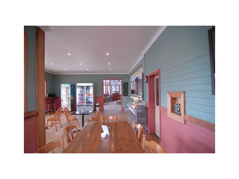 2A Piper, Bathurst NSW 2795