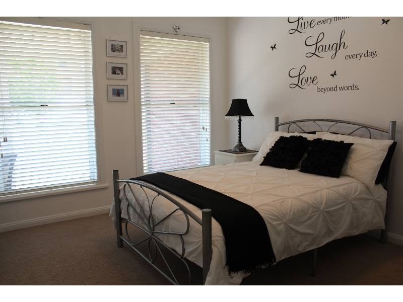 50 Ilumba Way, Bathurst NSW 2795