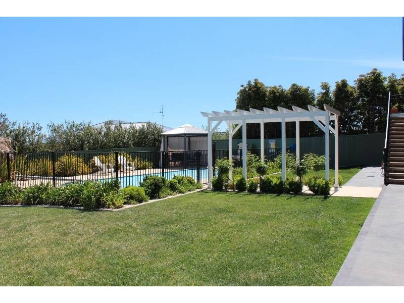 50 Ilumba Way, Bathurst NSW 2795