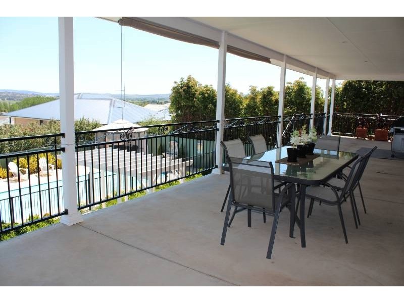 50 Ilumba Way, Bathurst NSW 2795