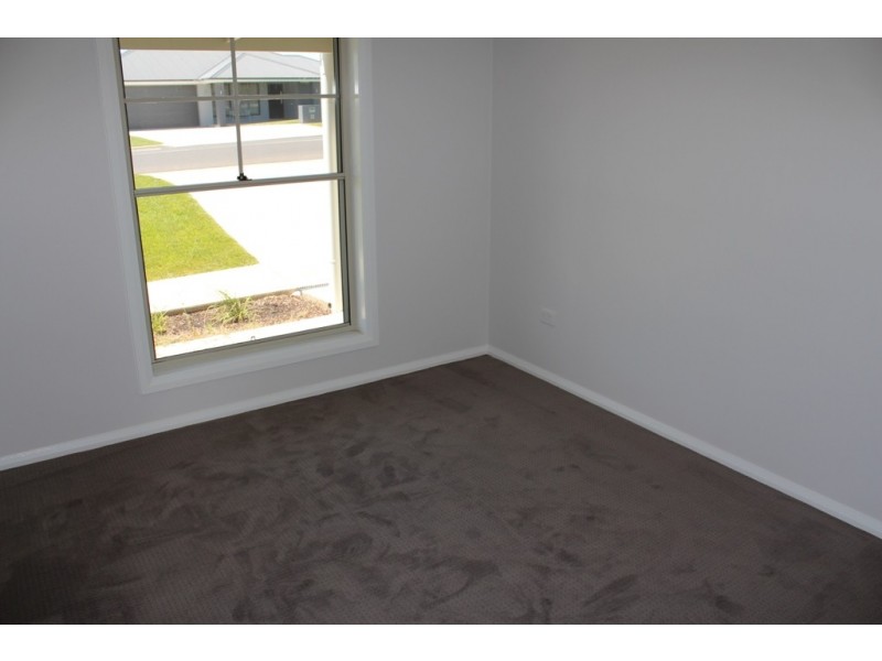 25 Westbourne Drive, Bathurst NSW 2795