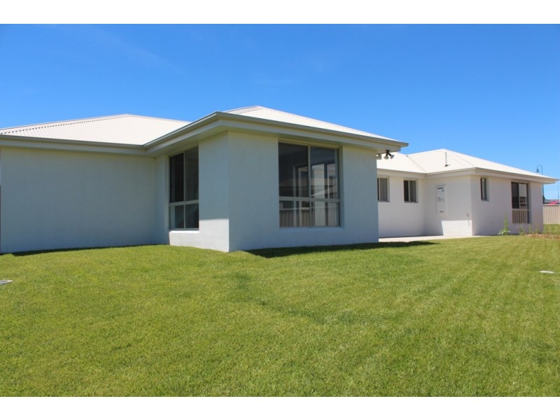 25 Westbourne Drive, Bathurst NSW 2795
